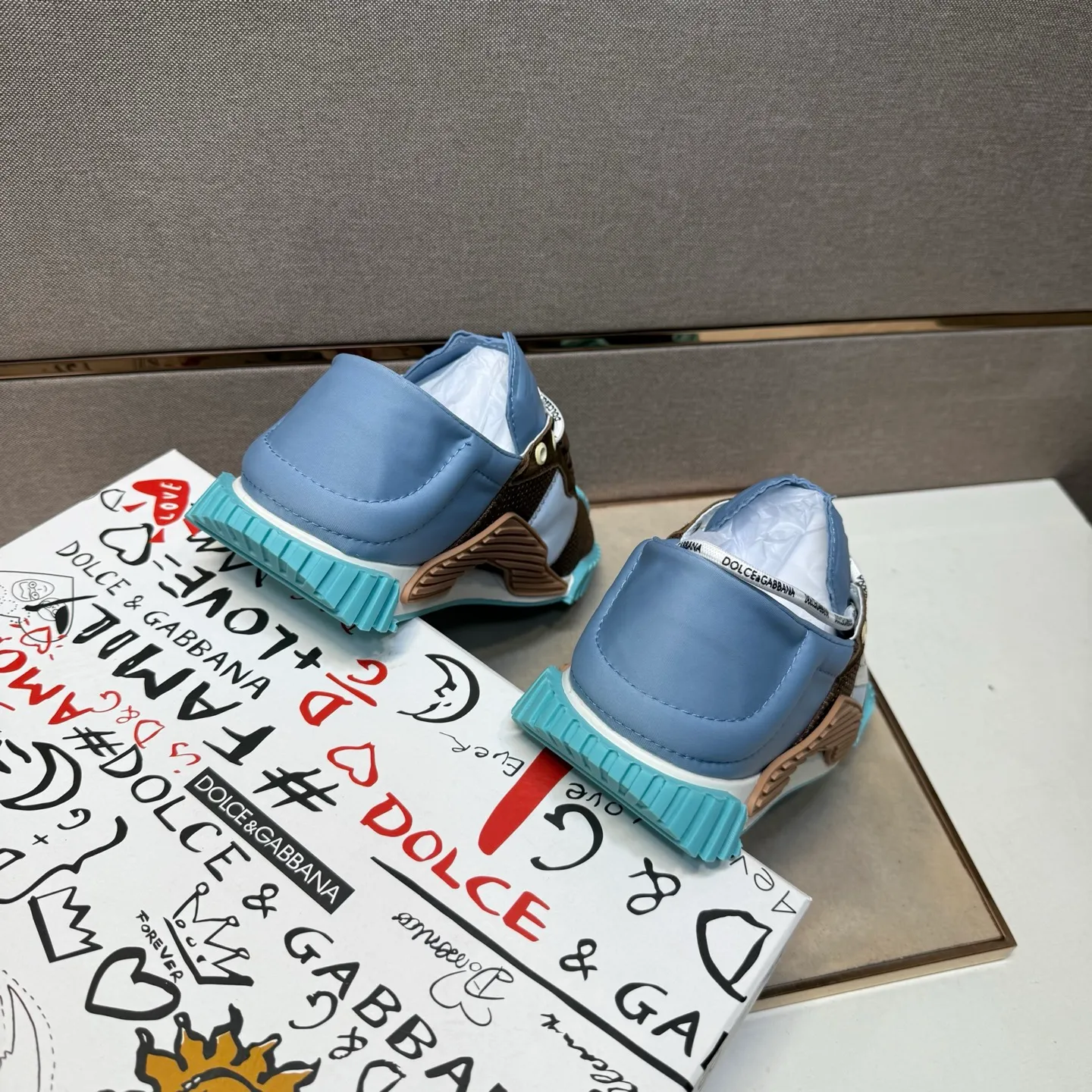 ⬛️Men's shoes 💰p440【DG～】couple casual shoes, on sale at the same time in 2025z cabinet 🔶Size: 35-44#️⃣ 🔷2 colors🔜The upper is made of multi-material splicing➕Mesh lining, comfortable and breathable, sole: original comfortable, wear-resistant and non-slip outsole, ⚠️Real 📱Photographed🎬The real thing is better📢📢📢